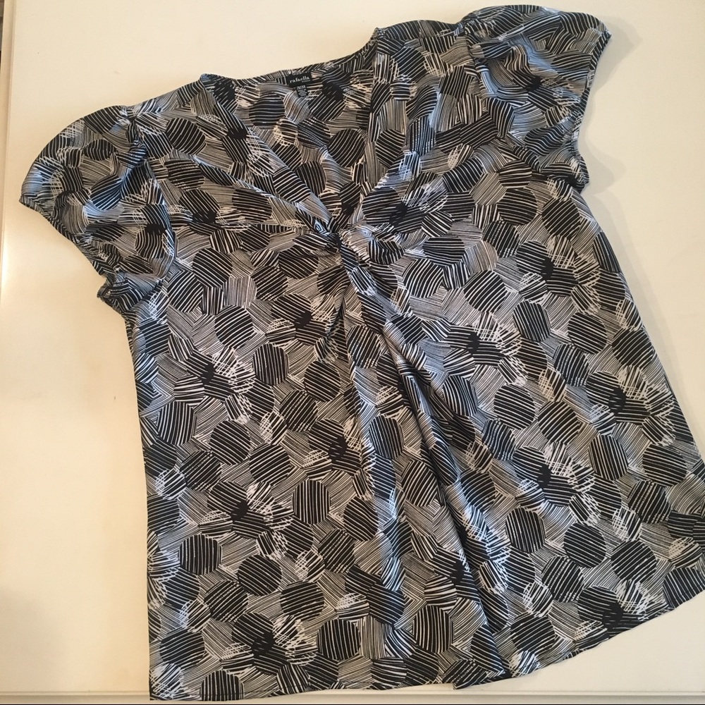 NWT Neck Cap Sleeve Blouse Black & White Print